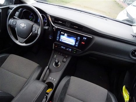 Toyota Auris - 1.8 Hybrid Lounge / Navigatie / Stoelverwarming / LED / Parkeersensoren / DAB / Keyle - 1