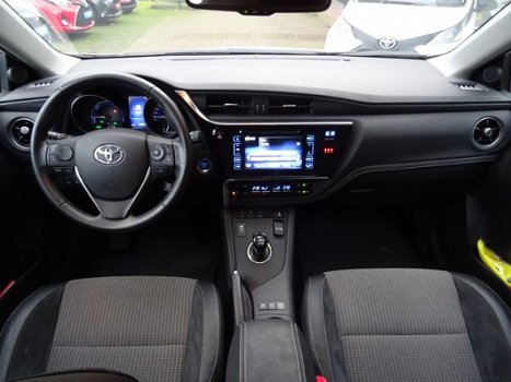 Toyota Auris - 1.8 Hybrid Lounge / Navigatie / Stoelverwarming / LED / Parkeersensoren / DAB / Keyle - 1