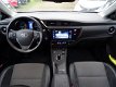 Toyota Auris - 1.8 Hybrid Lounge / Navigatie / Stoelverwarming / LED / Parkeersensoren / DAB / Keyle - 1 - Thumbnail