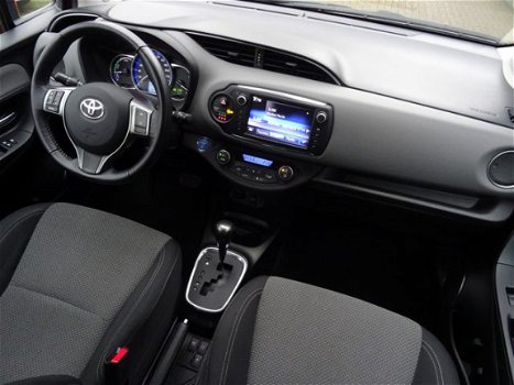 Toyota Yaris - 1.5 Hybrid Lounge / Navigatie / Keyless Entry / Parkeercamera / Bluetooth / Lichtmeta - 1