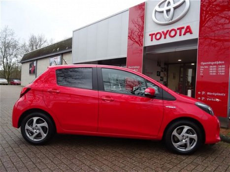 Toyota Yaris - 1.5 Hybrid Lounge / Navigatie / Keyless Entry / Parkeercamera / Bluetooth / Lichtmeta - 1