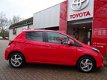 Toyota Yaris - 1.5 Hybrid Lounge / Navigatie / Keyless Entry / Parkeercamera / Bluetooth / Lichtmeta - 1 - Thumbnail