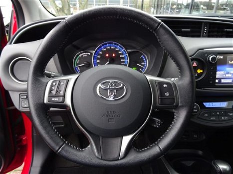 Toyota Yaris - 1.5 Hybrid Lounge / Navigatie / Keyless Entry / Parkeercamera / Bluetooth / Lichtmeta - 1