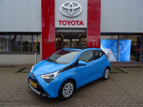 Toyota Aygo - 1.0 VVT-i x-play / Cancas Schuifdak / Airco / Bluetooth / Parkeercamera / USB / Electr - 1