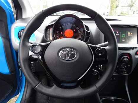 Toyota Aygo - 1.0 VVT-i x-play / Cancas Schuifdak / Airco / Bluetooth / Parkeercamera / USB / Electr - 1