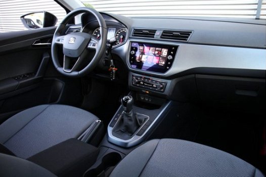Seat Arona - Style 1.0 TSI 95pk Navigatie Cruise control Parkeersensoren DAB Climatronic LED koplamp - 1