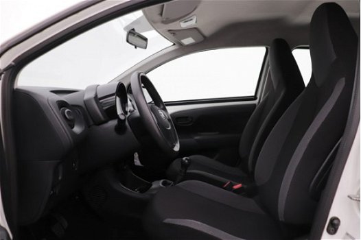 Toyota Aygo - 1.0 VVT-i x-now 5DRS Airconditioning, Rijklaarprijs - 1