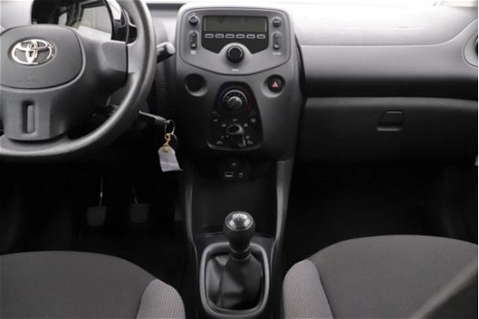 Toyota Aygo - 1.0 VVT-i x-now 5DRS Airconditioning, Rijklaarprijs - 1
