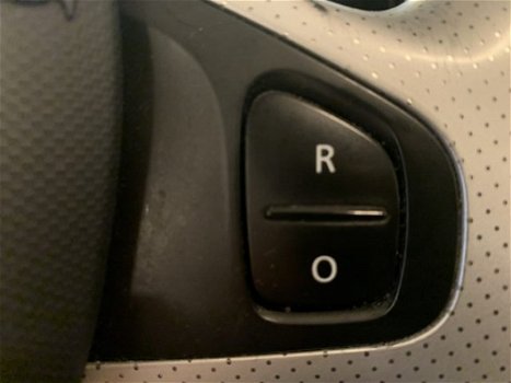 Renault Clio Estate - 1.2-16V Expression NAVI AIRCO LM VELGEN TEL USB - 1