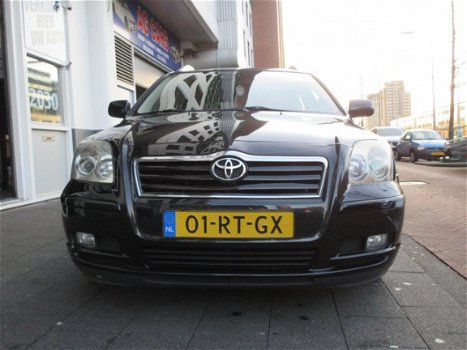 Toyota Avensis Wagon - 2.2 D-4D Executive Leer Clima - 1