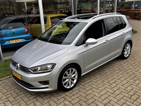 Volkswagen Golf Sportsvan - 1.2 TSi 110 pk Highline / Full LED / Panoramadak / Winterpakket - 1