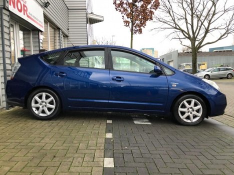 Toyota Prius - 1.5 VVT-i Business Edition Keyless Navigatie 206254 in nieuwstaat - 1