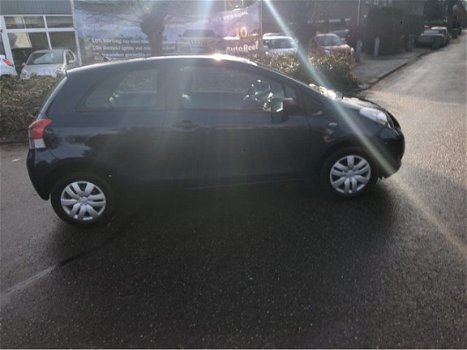 Toyota Yaris - 1.0 VVTi Acces airco, aux, radio cd speler, buitenspiegels elektrisch verstelbaar , 1 - 1