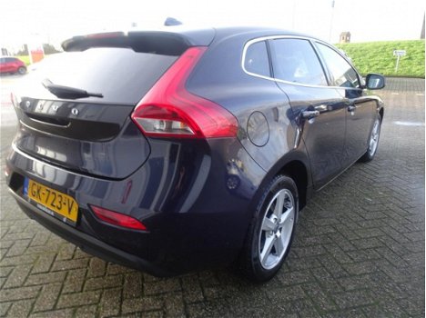 Volvo V40 - 2.0 D2 Ocean Race Business Van 1ste Eigenaar 6 bak met leer en panoramadak en parkeersen - 1