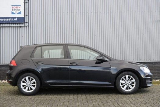 Volkswagen Golf - 1.6 TDI Comfortline BlueMotion navi, cruise, PDC v+a, bluetooth tel - 1