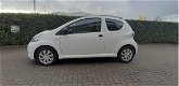 Toyota Aygo - 1.0 VVT-i Access Facelift 93000km NAP NL-auto APK 8-2021 Actieprijs - 1 - Thumbnail