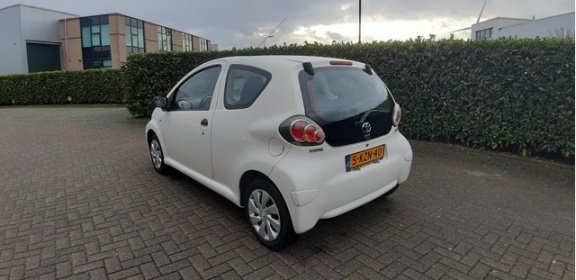 Toyota Aygo - 1.0 VVT-i Access Facelift 93000km NAP NL-auto APK 8-2021 Actieprijs - 1