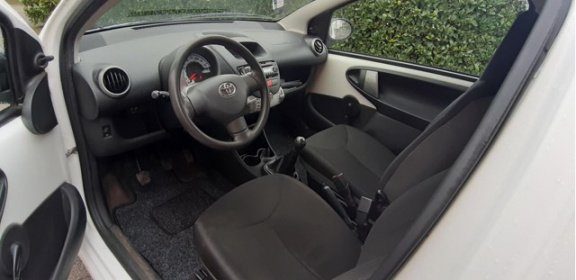 Toyota Aygo - 1.0 VVT-i Access Facelift 93000km NAP NL-auto APK 8-2021 Actieprijs - 1