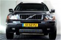 Volvo XC90 - 2.4 D5 AUT Momentum 7PERSOONS LEDER TREKHAAK CRUISE '06 - 1 - Thumbnail