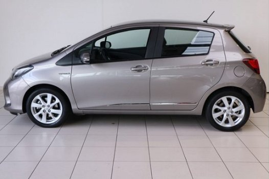 Toyota Yaris - 1.5 Hybrid Dynamic Navigatie | Parkeercamera | Keyless enty - 1