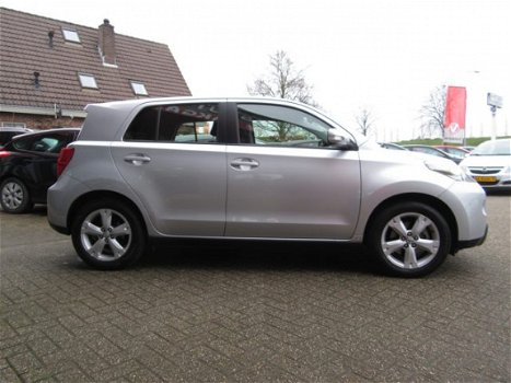 Toyota Urban Cruiser - 1.3 VVT-i Aspiration | NAVIGATIE | AIRCO | 6-BAK | HOGE INSTAP | INCL. BOVAG - 1