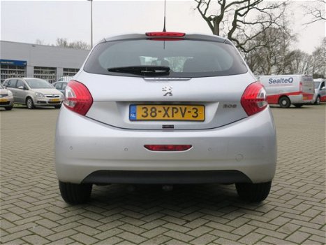 Peugeot 208 - 1.4 VTi Envy ECC / Navi / Trekhaak - 1