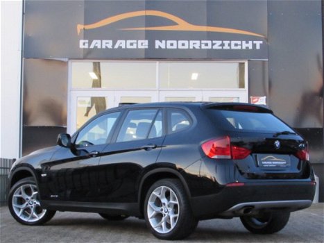 BMW X1 - 1.8i 150PK sDrive Executive PANORAMADAK|AIRCO|ELEKTRISCHE PAKKET|ACHTER|18 INCH VELGEN - 1