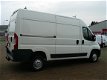 Peugeot Boxer - 335 2.0 BlueHDI L2H2 Pro trekhaak / geveerde stoel / laadvloer / 131 PK - 1 - Thumbnail