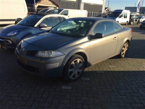 Renault Mégane - Megane C-C 2.0 16V Tech Line - 1