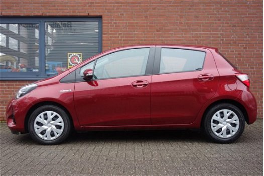 Toyota Yaris - 1.5 Hybrid Active Business Navigatie, Lederen bekleding, Trekhaak - 1