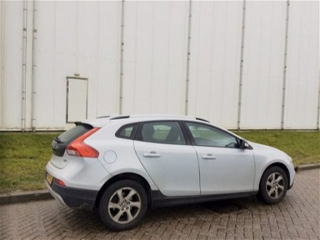 Volvo V40 Cross Country - 1.6 D2 Kinetic | Navigatie | Cruise Control | PDC Achter - 1