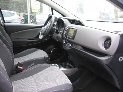 Toyota Yaris - 1.5 Hybrid AUTOMAAT BUSINESS LEASE - 1