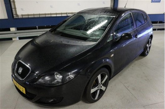 Seat Leon - 1.6 25 Edition I NAVIGATIE / AIRCO / VELG / STOER - 1