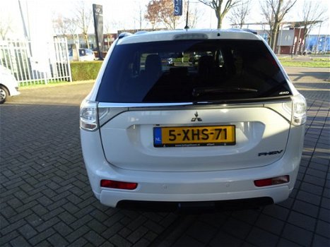 Mitsubishi Outlander - 2.0 PHEV Instyle *PRIJS IS INCL. BTW* 4WD*LEDER*20