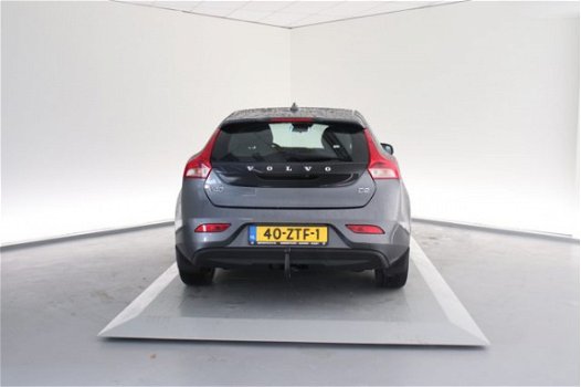 Volvo V40 - D2 Momentum - 1