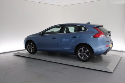 Volvo V40 - D4 Summum Business - 1