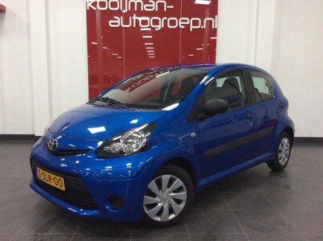 Toyota Aygo - 1.0 VVT-i 5D Now Airco - 1