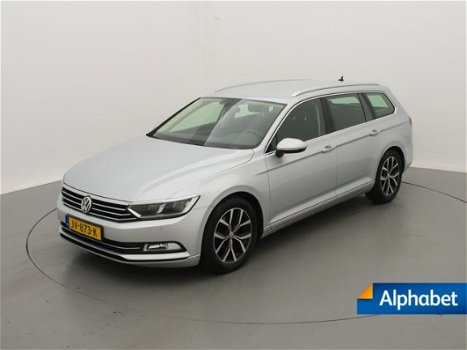 Volkswagen Passat Variant - 1.6 TDI 120pk Variant Connected Series Executive Plus Pakket + Trekhaak - 1