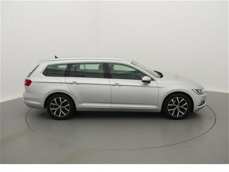 Volkswagen Passat Variant - 1.6 TDI 120pk Variant Connected Series Executive Plus Pakket + Trekhaak - 1