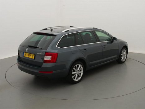 Skoda Octavia - 1.6 TDI 110pk Automaat Style Businessline Panoramadak + Xenon + Achteruitrijcamera - 1