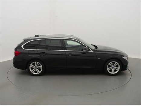 BMW 3-serie Touring - 320d Automaat Luxury High Executive Harman Kardon + Sportstoelen + DAB Radio + - 1