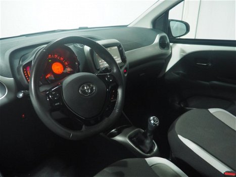 Toyota Aygo - 1.0 VVT-i 69pk 5D x-play - 1