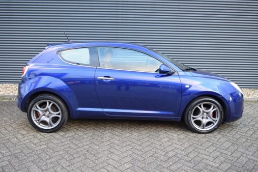 Alfa Romeo MiTo - 0.9 TwinAir Distinctive | Leder interieur | Navi | Bluetooth | 6 maanden BOVAG gar - 1