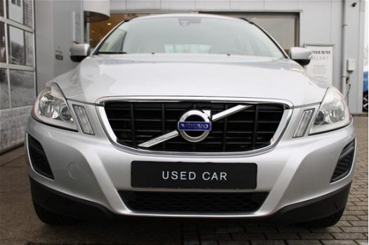 Volvo XC60 - 2.0T Automaat Momentum / Climate Control / Cruise Control - 1