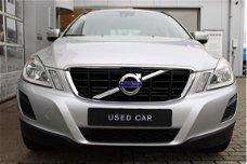 Volvo XC60 - 2.0T Automaat Momentum / Climate Control / Cruise Control