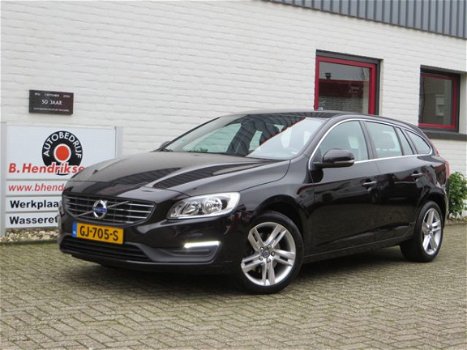 Volvo V60 - 2.0 T3 152pk Momentum/ Origineel NL/ 1 Eigenaar/ NAP - 1