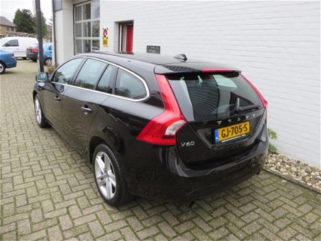 Volvo V60 - 2.0 T3 152pk Momentum/ Origineel NL/ 1 Eigenaar/ NAP - 1