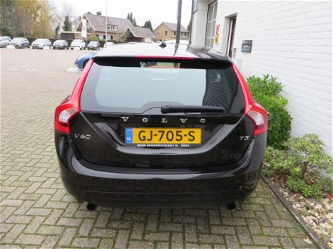 Volvo V60 - 2.0 T3 152pk Momentum/ Origineel NL/ 1 Eigenaar/ NAP - 1