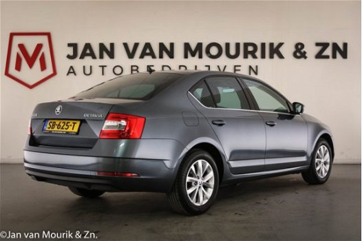 Skoda Octavia - 1.0 TSI Greentech Ambition Business | AUTOMAAT | NAVI | DEALERONDERHOUDEN - 1