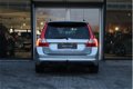 Volvo V70 - 1.6 T4F R-Design Leder | Stoelverwarming | Voor + Achter | Xenon | Trekhaak | 18 Inch | - 1 - Thumbnail